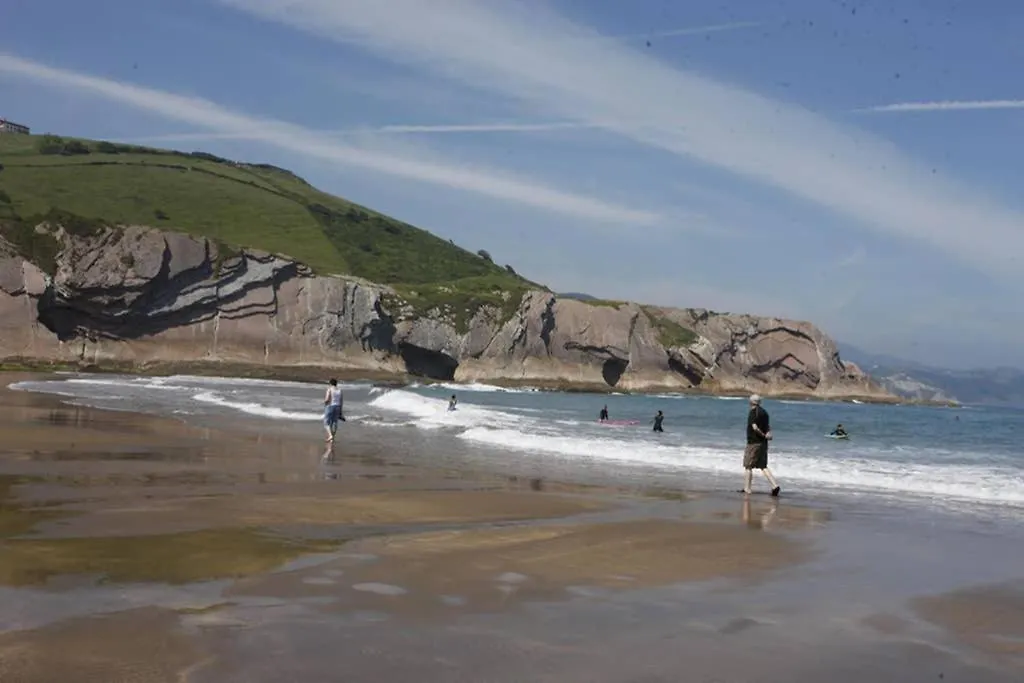 2 Habit, Sala, Terraza, Jardin, Parking Gratis Apartamento Zumaia 0*,  Espanha