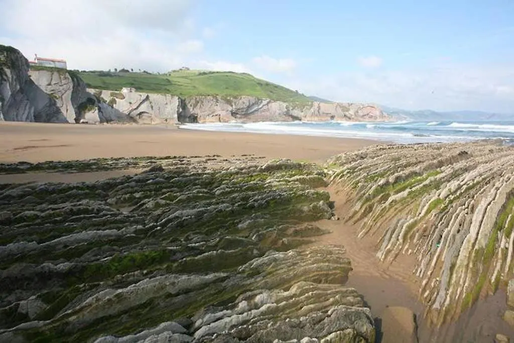 2 Habit, Sala, Terraza, Jardin, Parking Gratis Apartamento Zumaia 0*,  Espanha