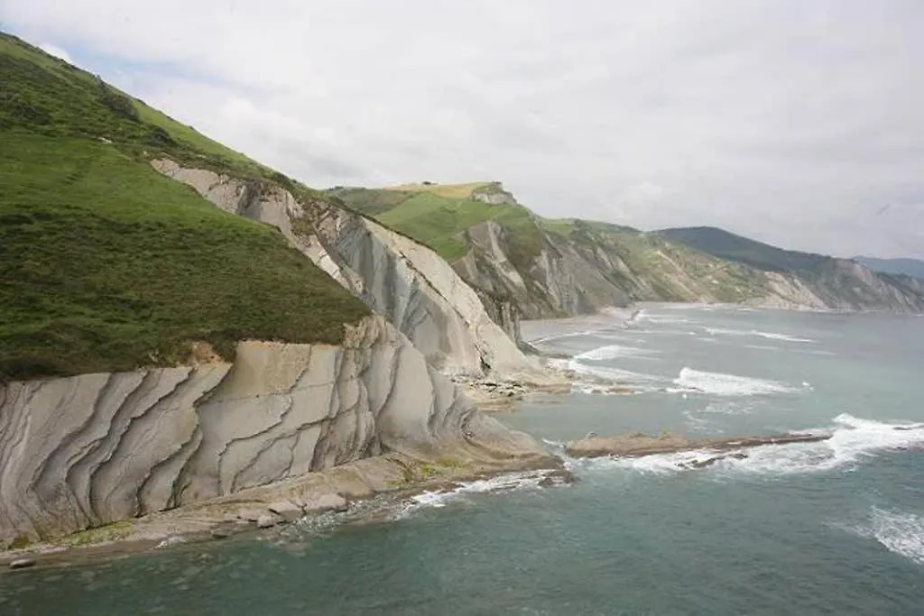 2 Habit, Sala, Terraza, Jardin, Parking Gratis Apartment Zumaia